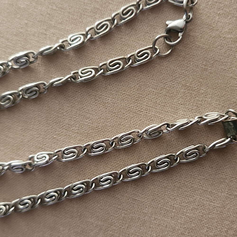 🎄5/$30🎄Vintage Necklace - Picture 3 of 4